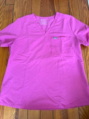 Figs Women’s Scrub Top in Magenta